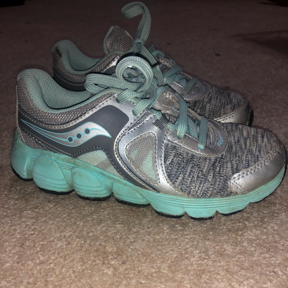 Little girls Saucony Tennis Shoes